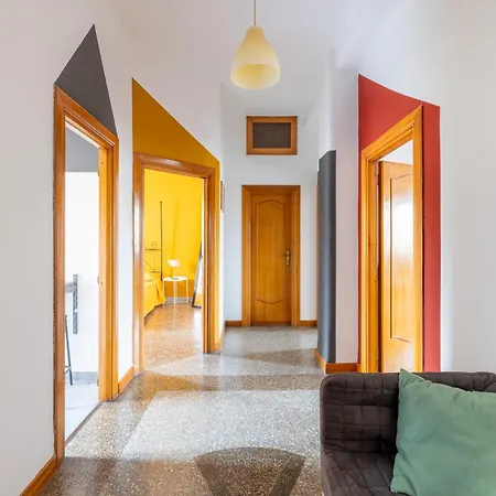 Three Large Bedrooms For Six People Downtown *