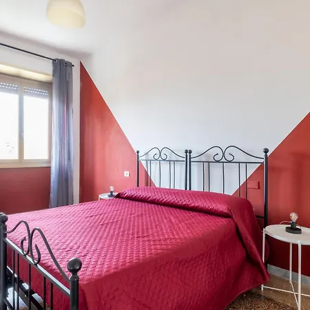 Three Large Bedrooms For Six People Downtown *